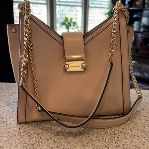 Like new beautiful leather Michael Kors purse